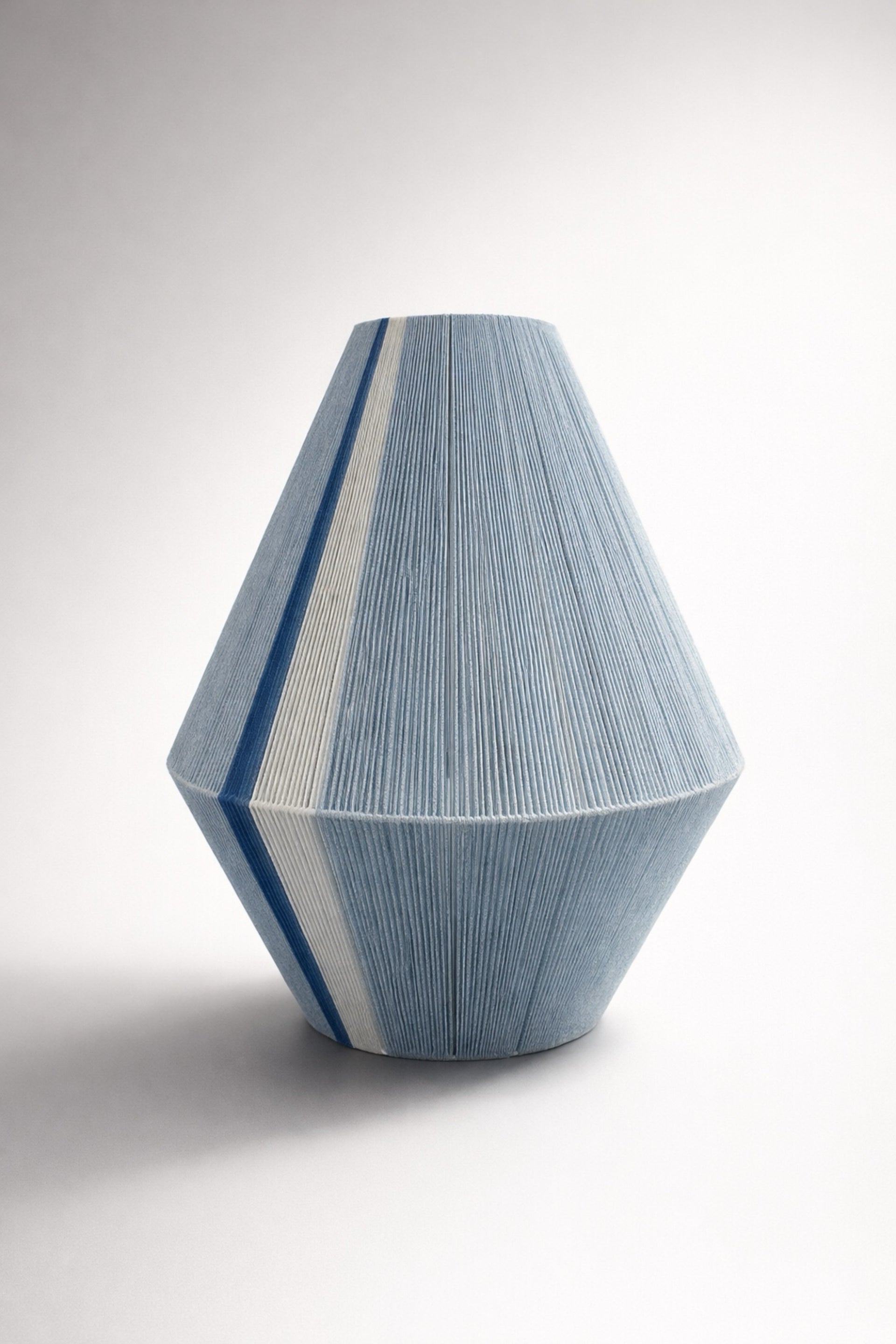 Geometrik Renkli Abajur – Modern Tasarım